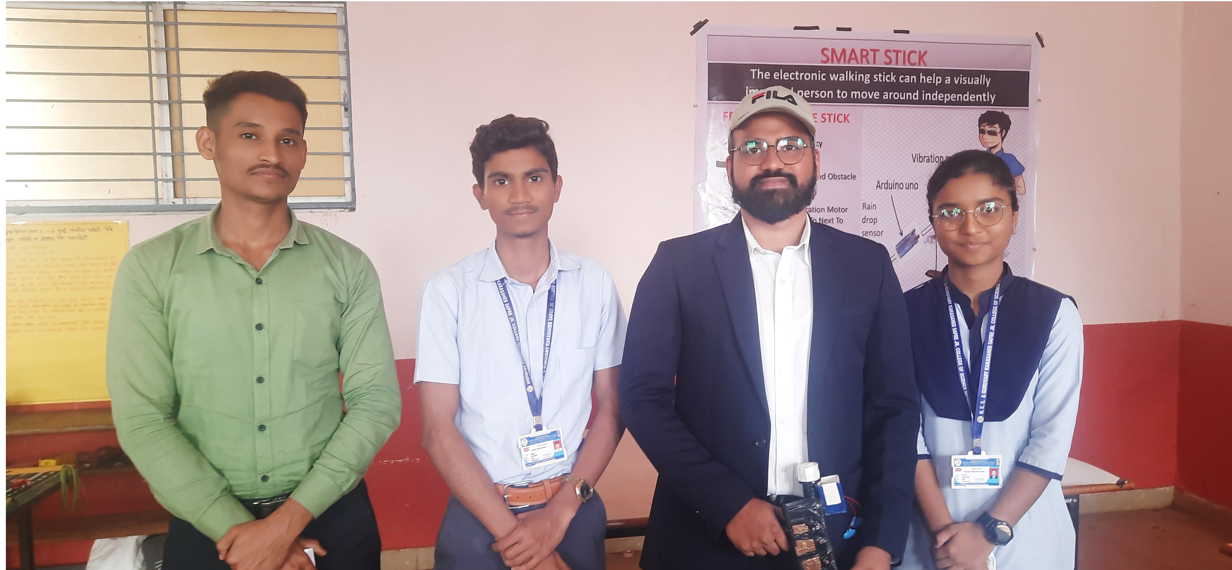 Happy student receiving a prize from InnoVigyan mentor